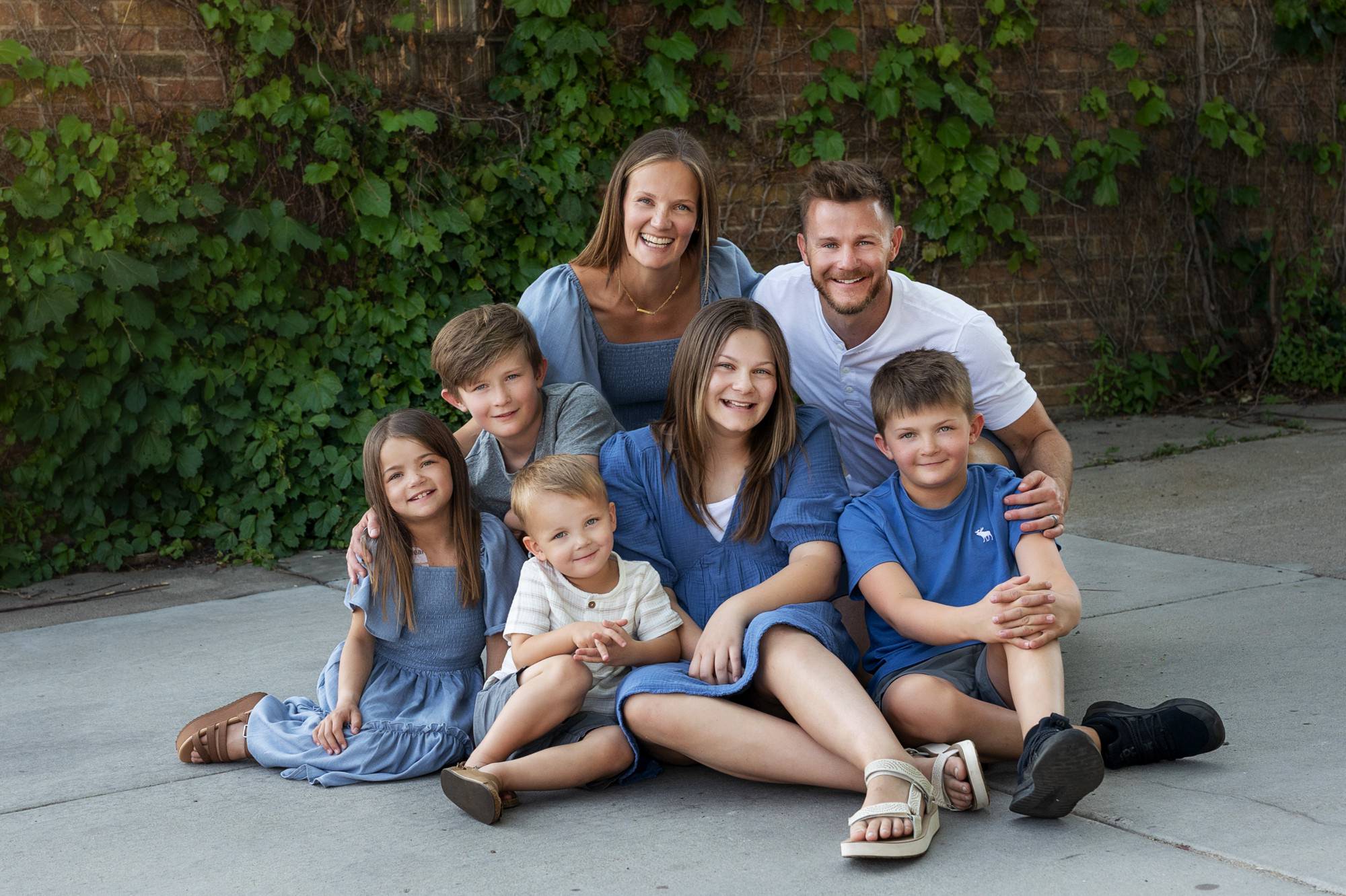 Casual family photo in historic Buffalo Minnesota